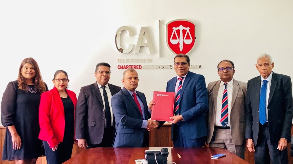 CIPM and CA Sri Lanka, two globally renowned Sri Lanka-based professional bodies, signed an MoU to enhance HRM and Financial literacy and promote knowledge sharing between HR and Finance fraternity